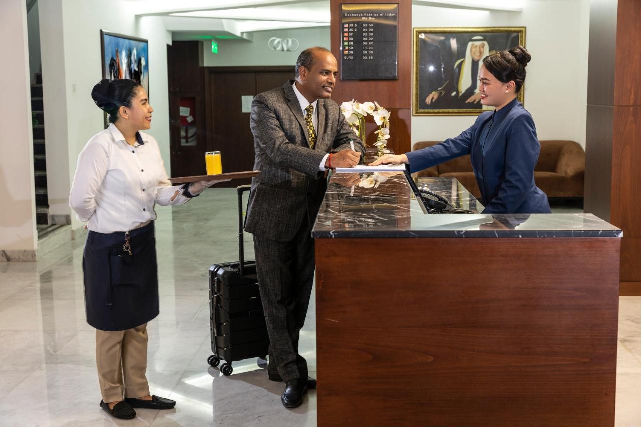 Nova Park Hotel Sharjah Bagian luar foto