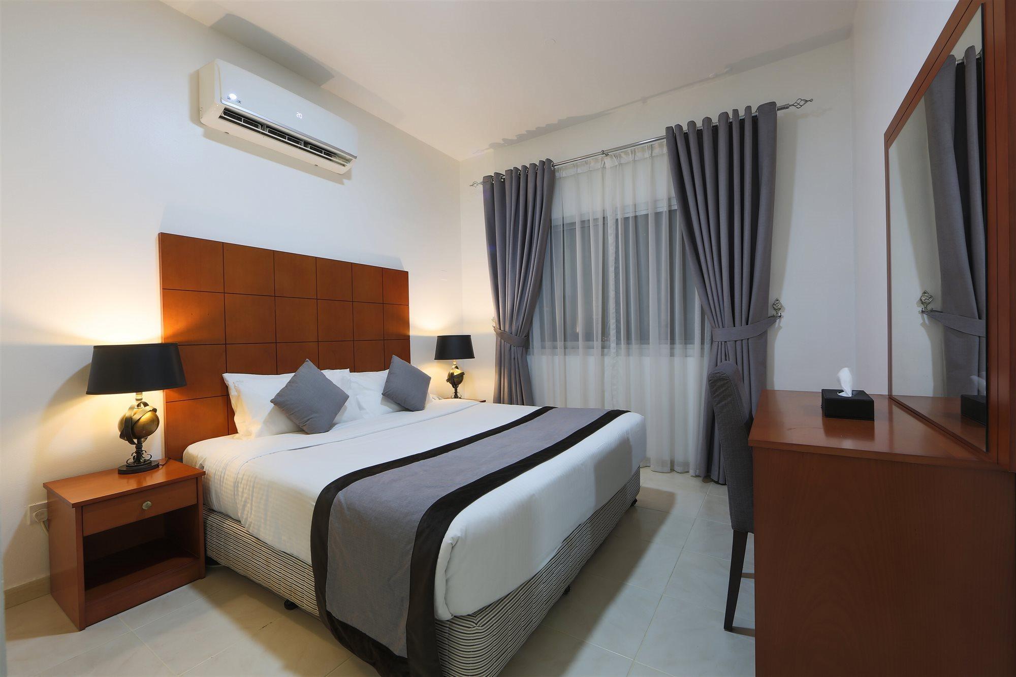 Nova Park Hotel Sharjah Bagian luar foto