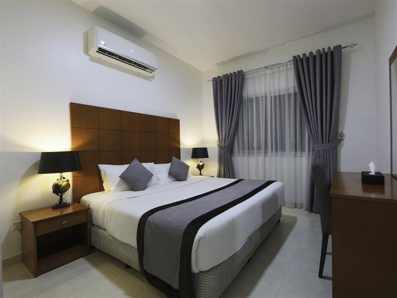 Nova Park Hotel Sharjah Bagian luar foto