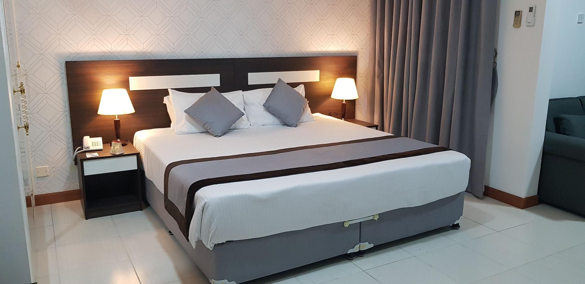 Nova Park Hotel Sharjah Bagian luar foto