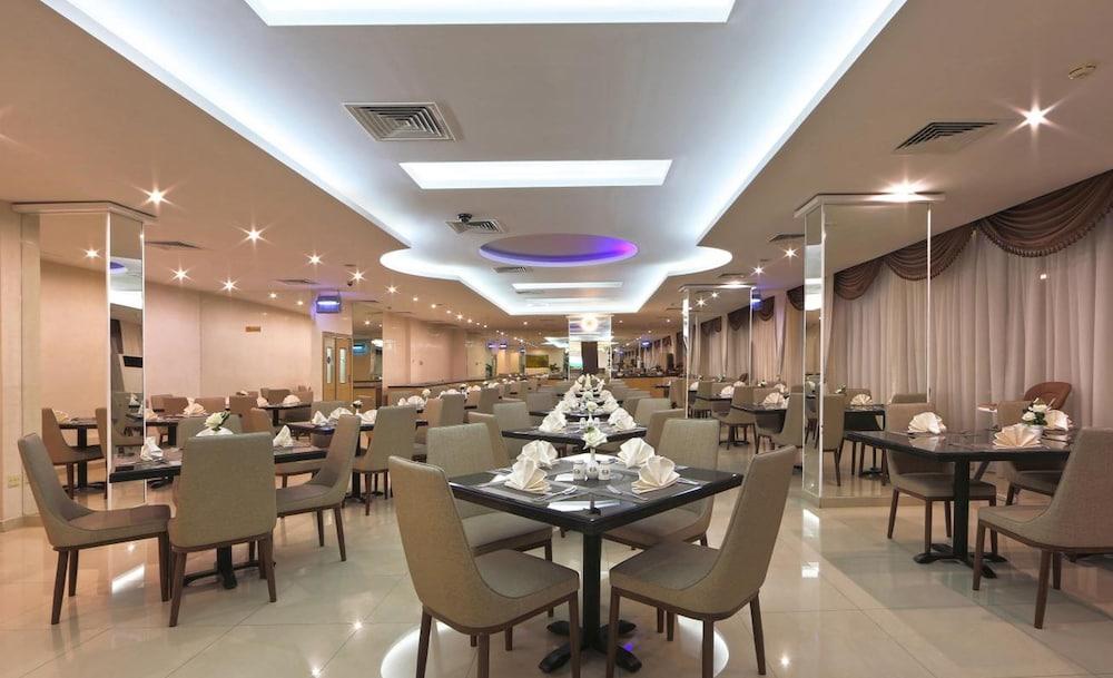 Nova Park Hotel Sharjah Bagian luar foto