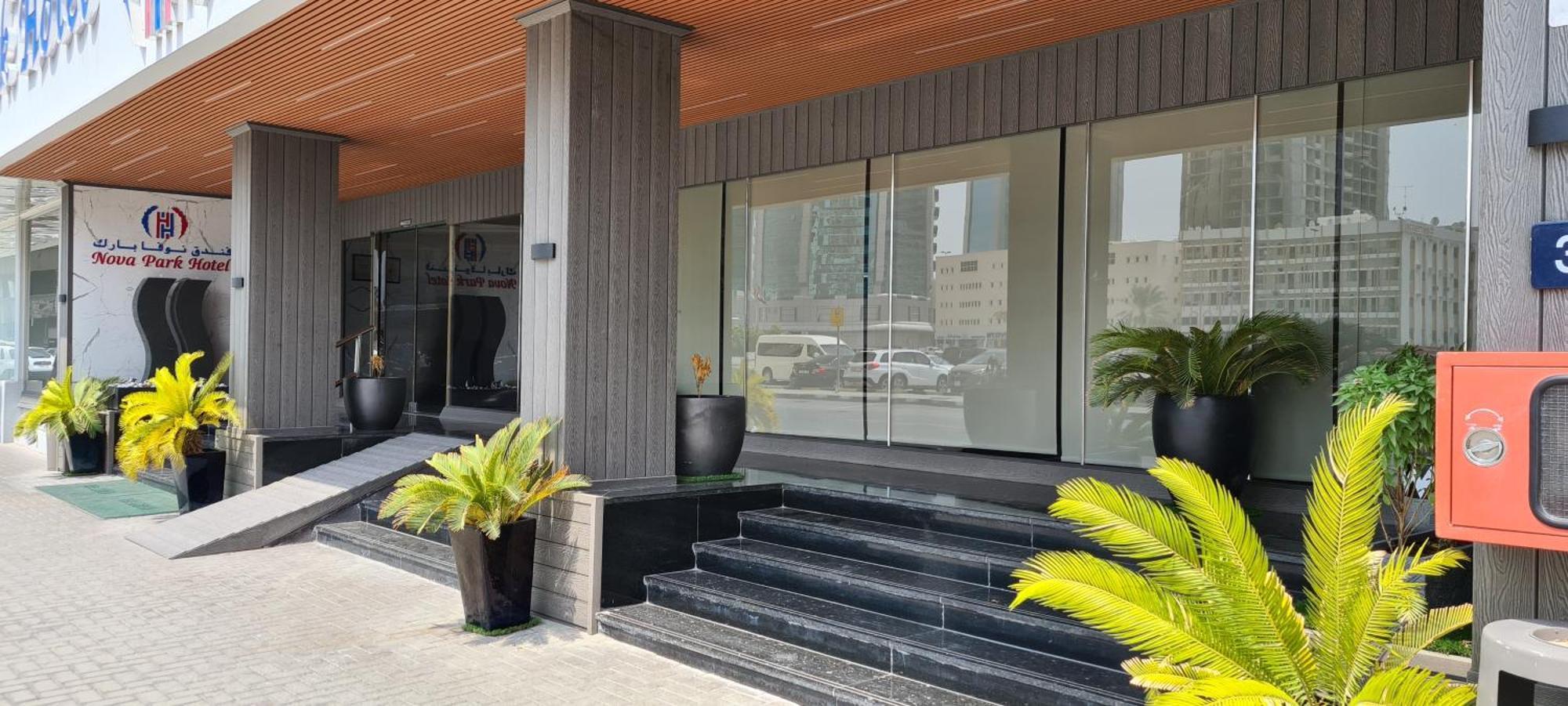 Nova Park Hotel Sharjah Bagian luar foto