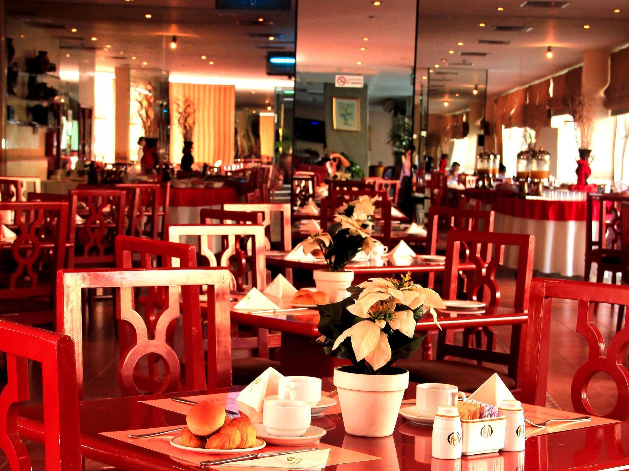 Nova Park Hotel Sharjah Bagian luar foto