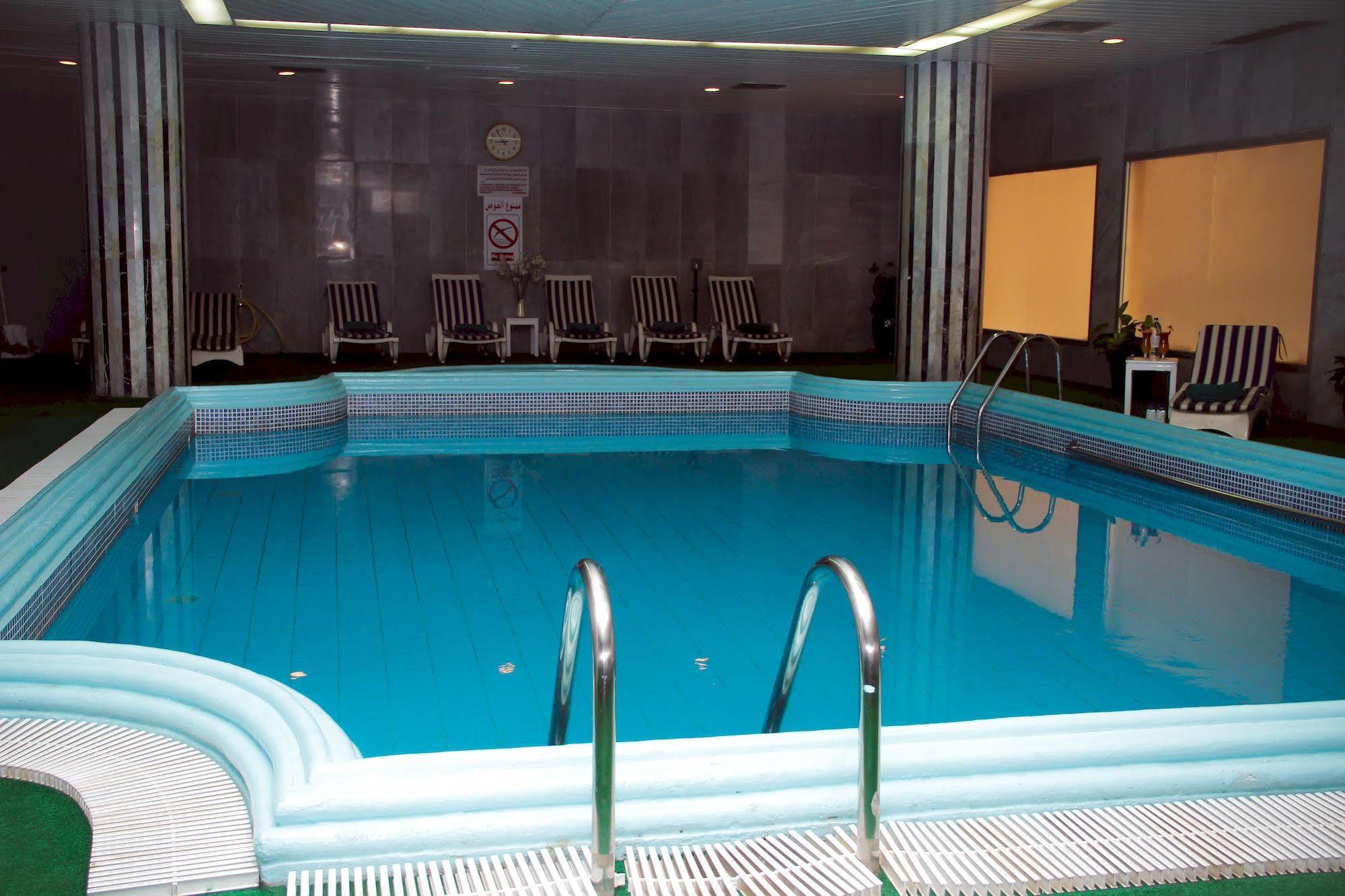 Nova Park Hotel Sharjah Bagian luar foto