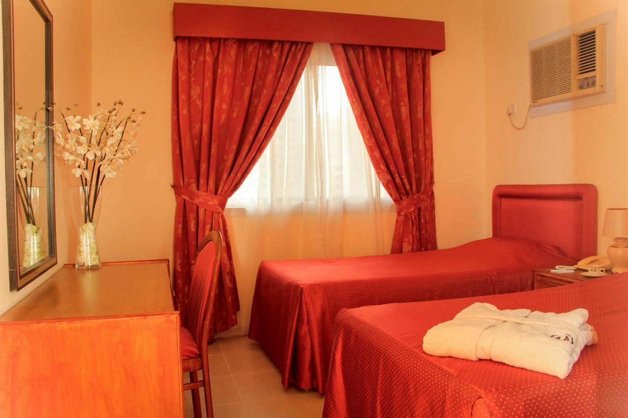 Nova Park Hotel Sharjah Bagian luar foto